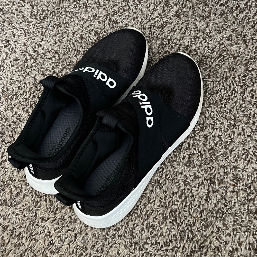 Adidas Tennis Shoe
